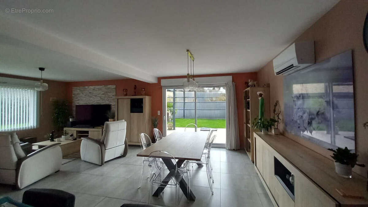 Maison à PECQUENCOURT