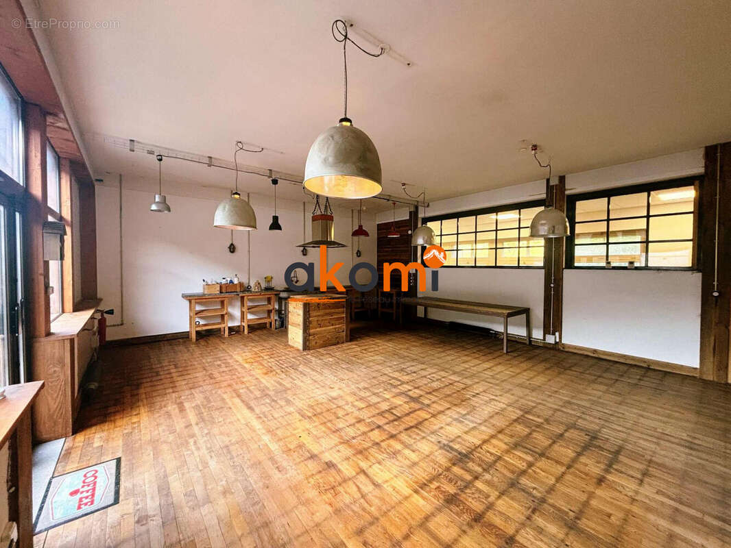 Commerce à LA BRESSE