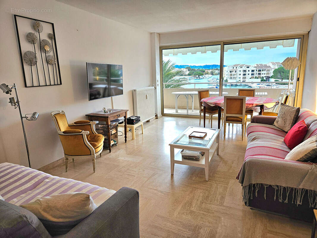Appartement à MANDELIEU-LA-NAPOULE
