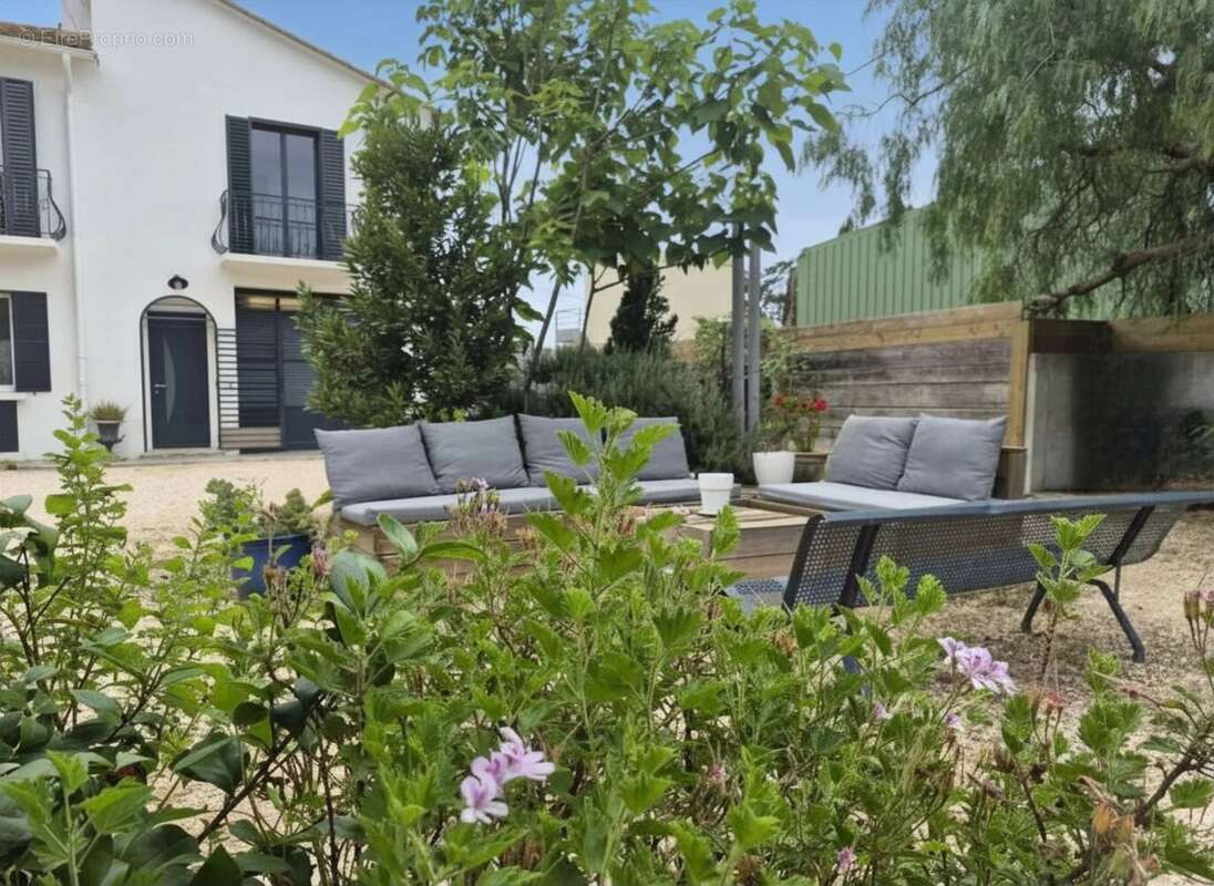 Maison à SAINT-ESTEVE