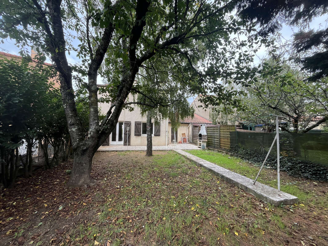 Opportunite ! dans un quartier prise de pamiers - maison t4 avec garage et jardin a vendre - photo 3