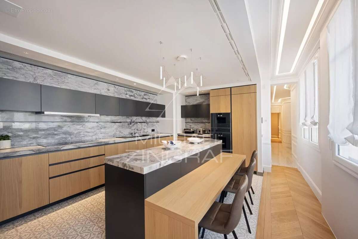 Appartement à PARIS-7E