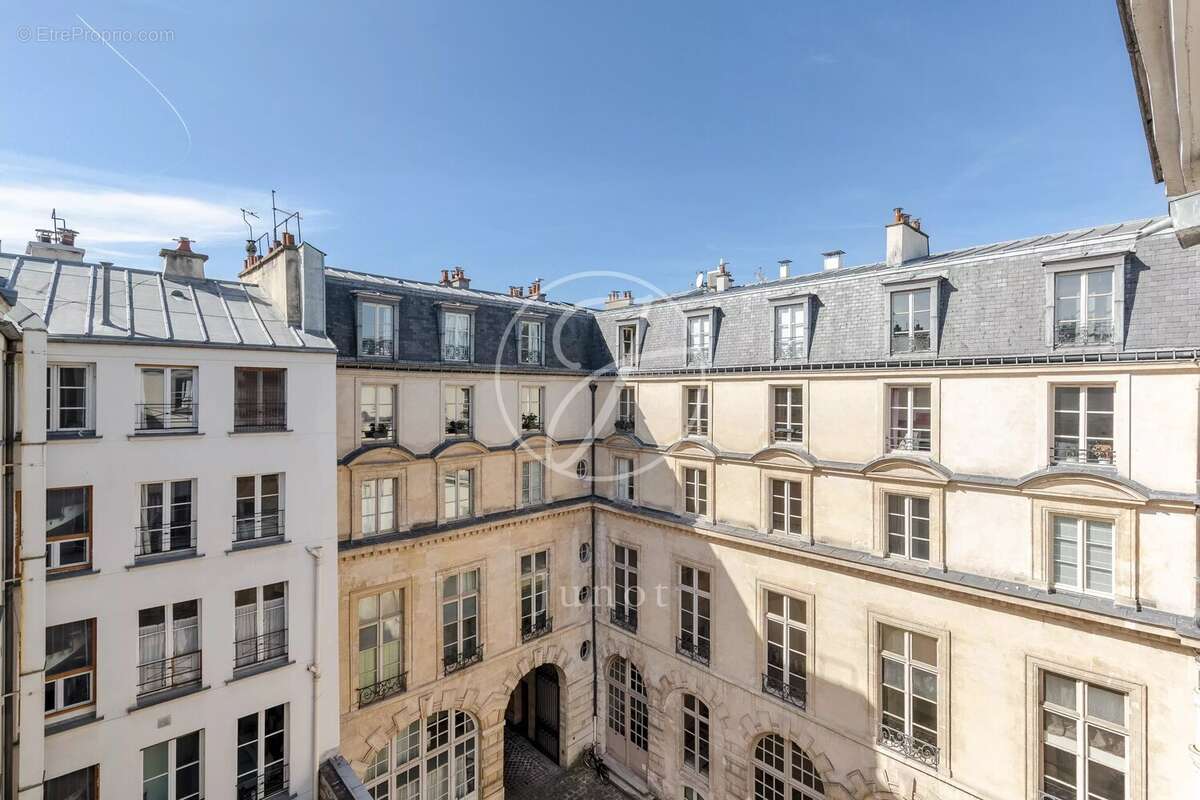 Appartement à PARIS-3E