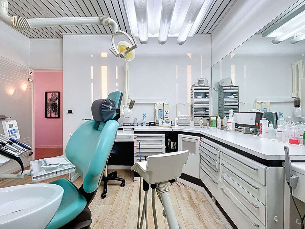 Commerce à MARSEILLE-8E