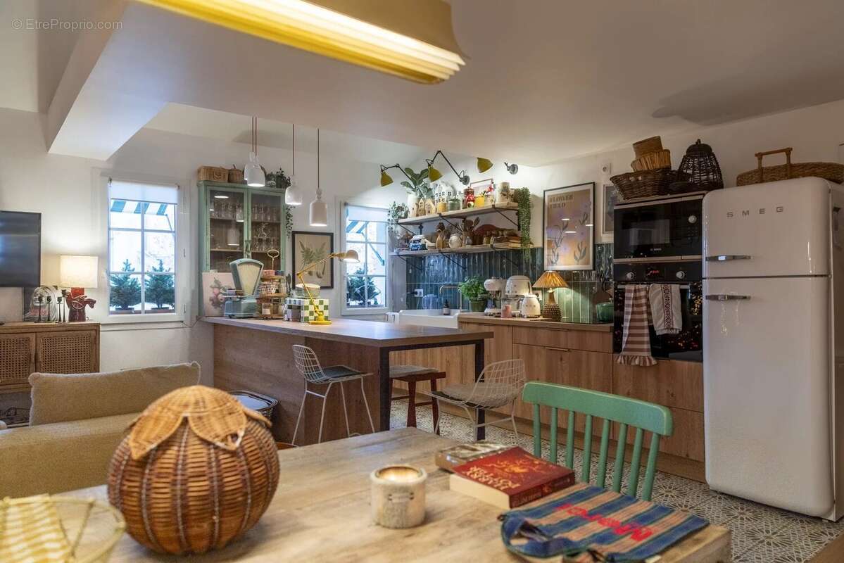 Maison à SAINT-CYR-SUR-MER