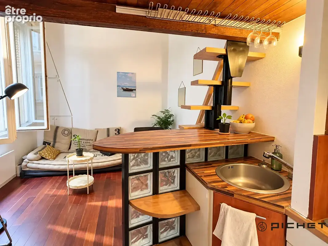 Paris 6ème - saint-germain-des-prés - studio avec mezzanine - rue christine - photo 3
