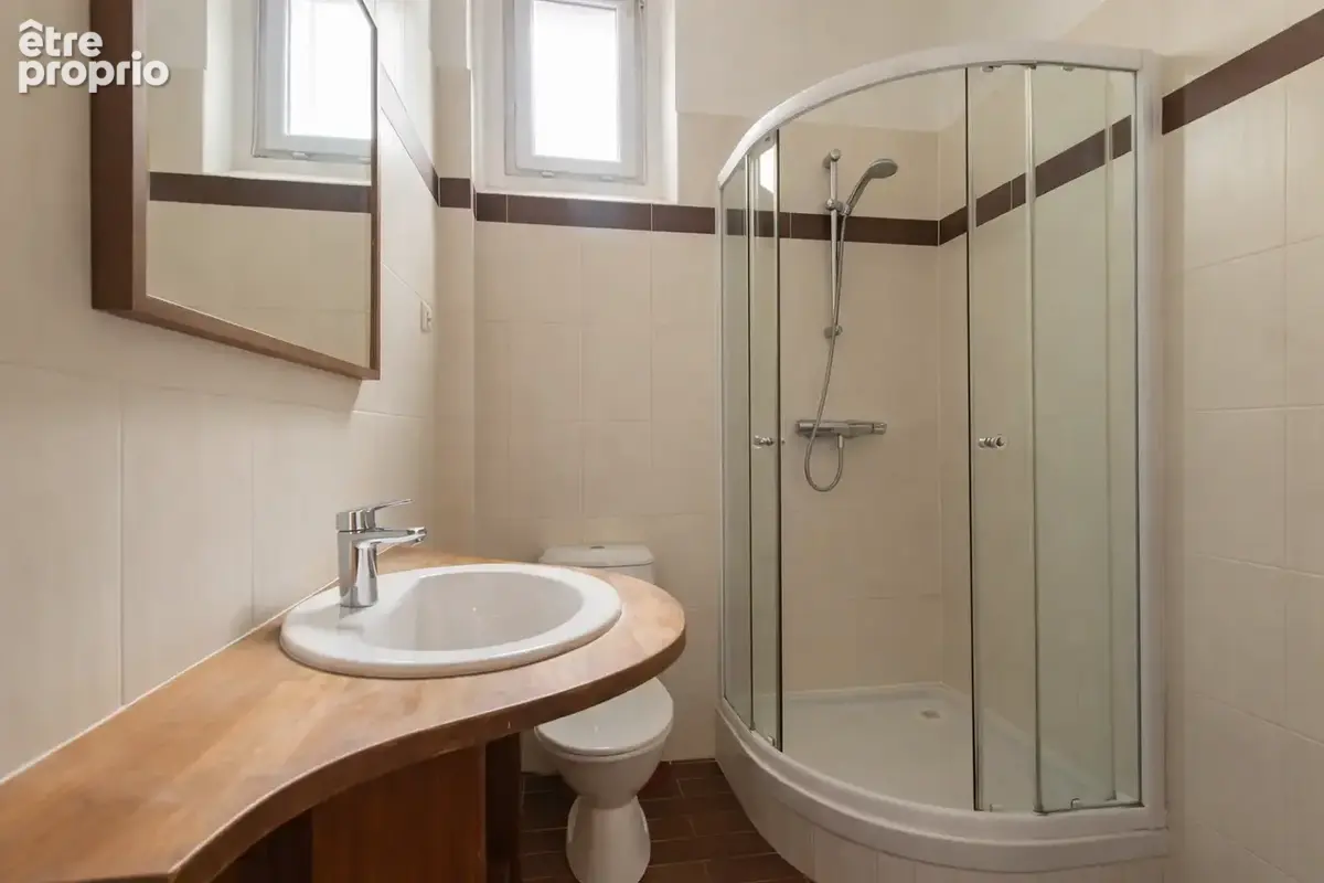 Appartement familial de 6 pièces de 149m2, situé rue Georges Sand - photo 10