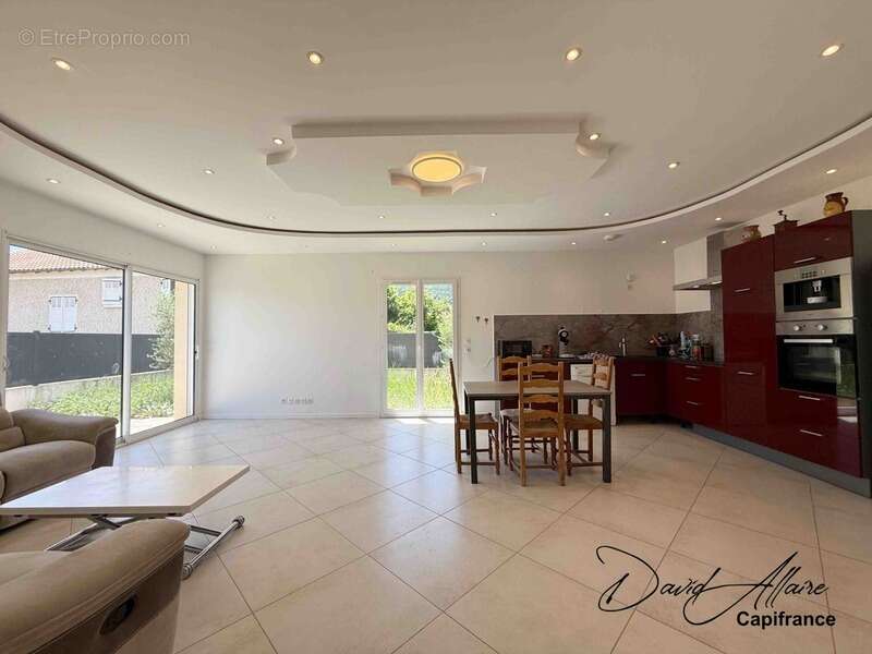 Maison de plain-pied récente – 81,5 m² – 3 chambres – Garage - Châteauneuf-de-Chabre (05) - photo 3