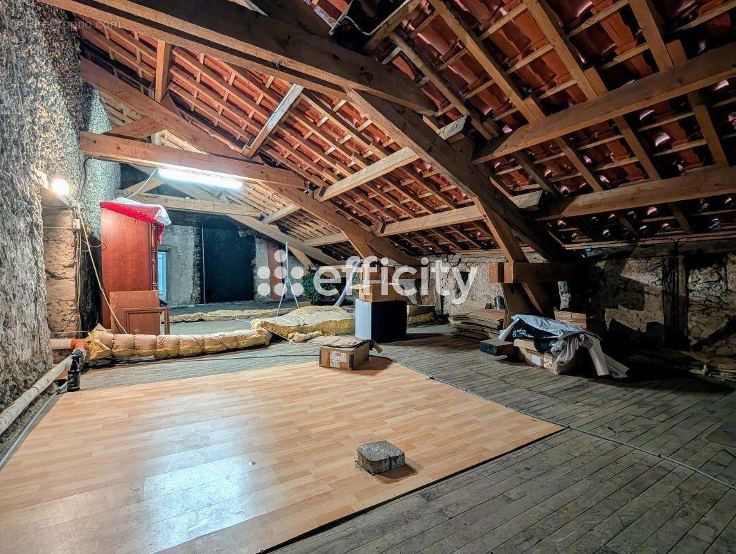 Maison à SAINT-LEON-SUR-L&#039;ISLE