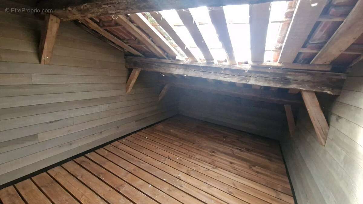 Bel appartement au cœur du village à terminer. - photo 8