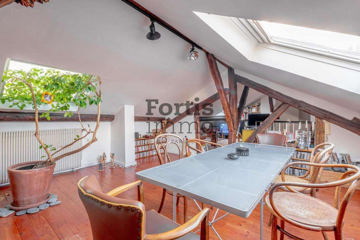 Appartement à PARIS-18E