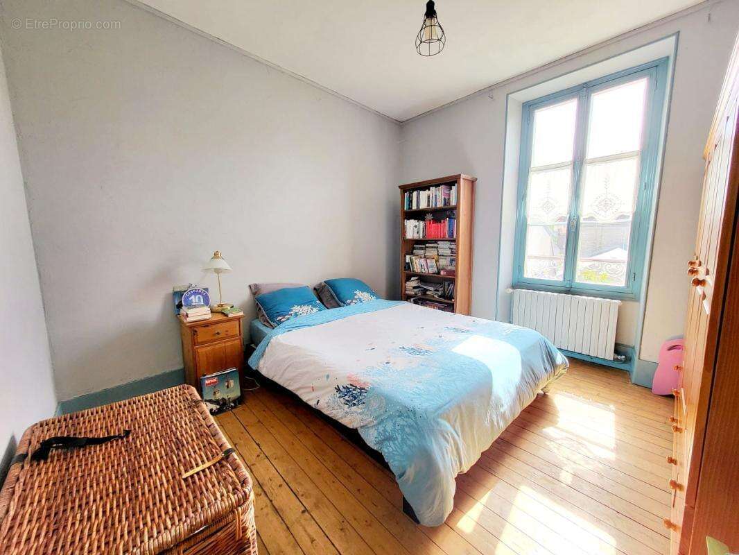 Appartement à MORIGNY-CHAMPIGNY