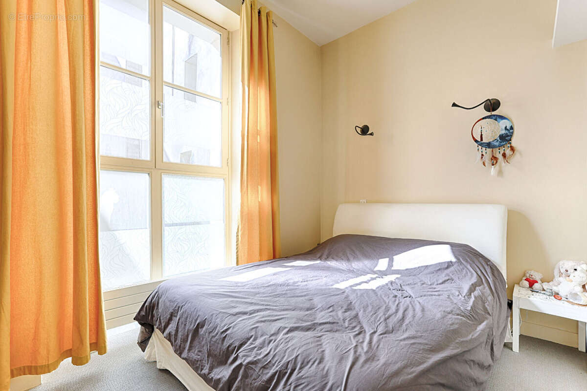 Appartement à PARIS-2E