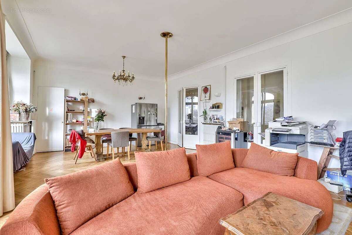 Appartement à PARIS-15E