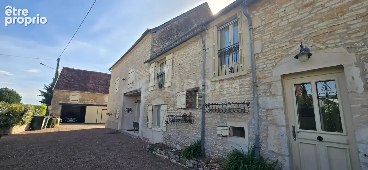 Maison à DONZY