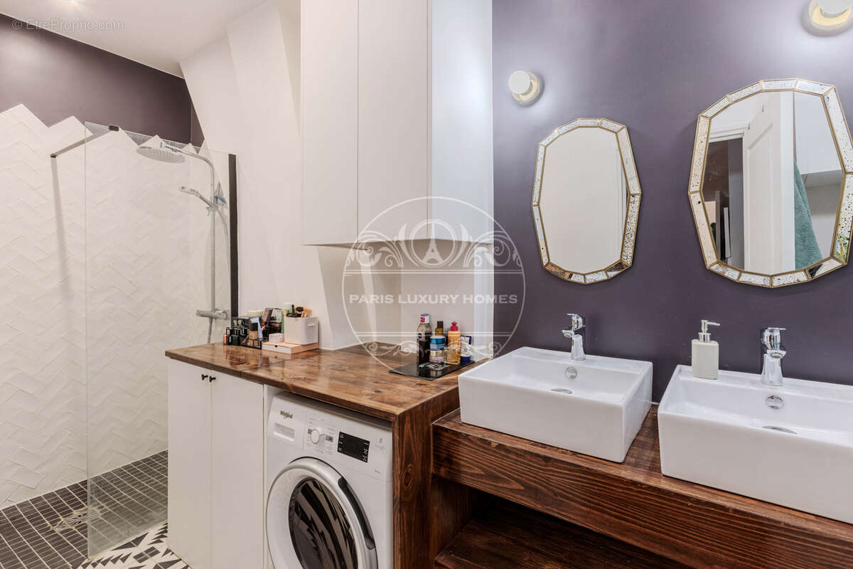 Appartement à PARIS-1E