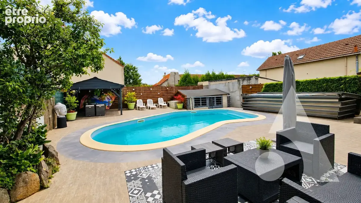 Maison Le Thillay 8 pièce(s) 180 m2 avec piscine - photo 4