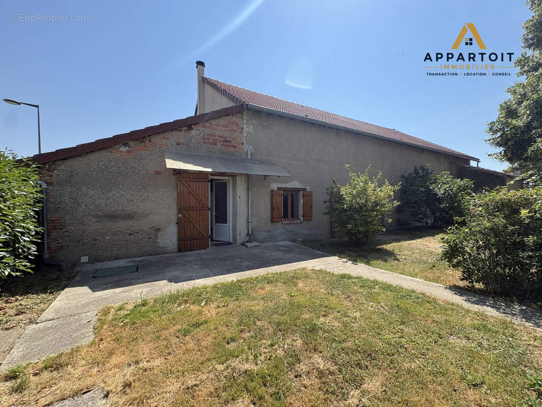 Maison à ESPINASSE-VOZELLE