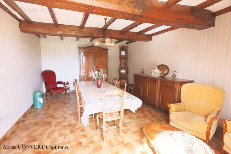 Ferme à vendre 4 pièces 133m², beau potentiel SAINT JULIEN SUR REYSSOUZE (01) - photo 4