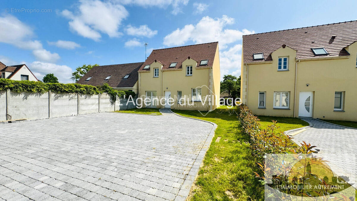 Maison à SAINTE-GENEVIEVE