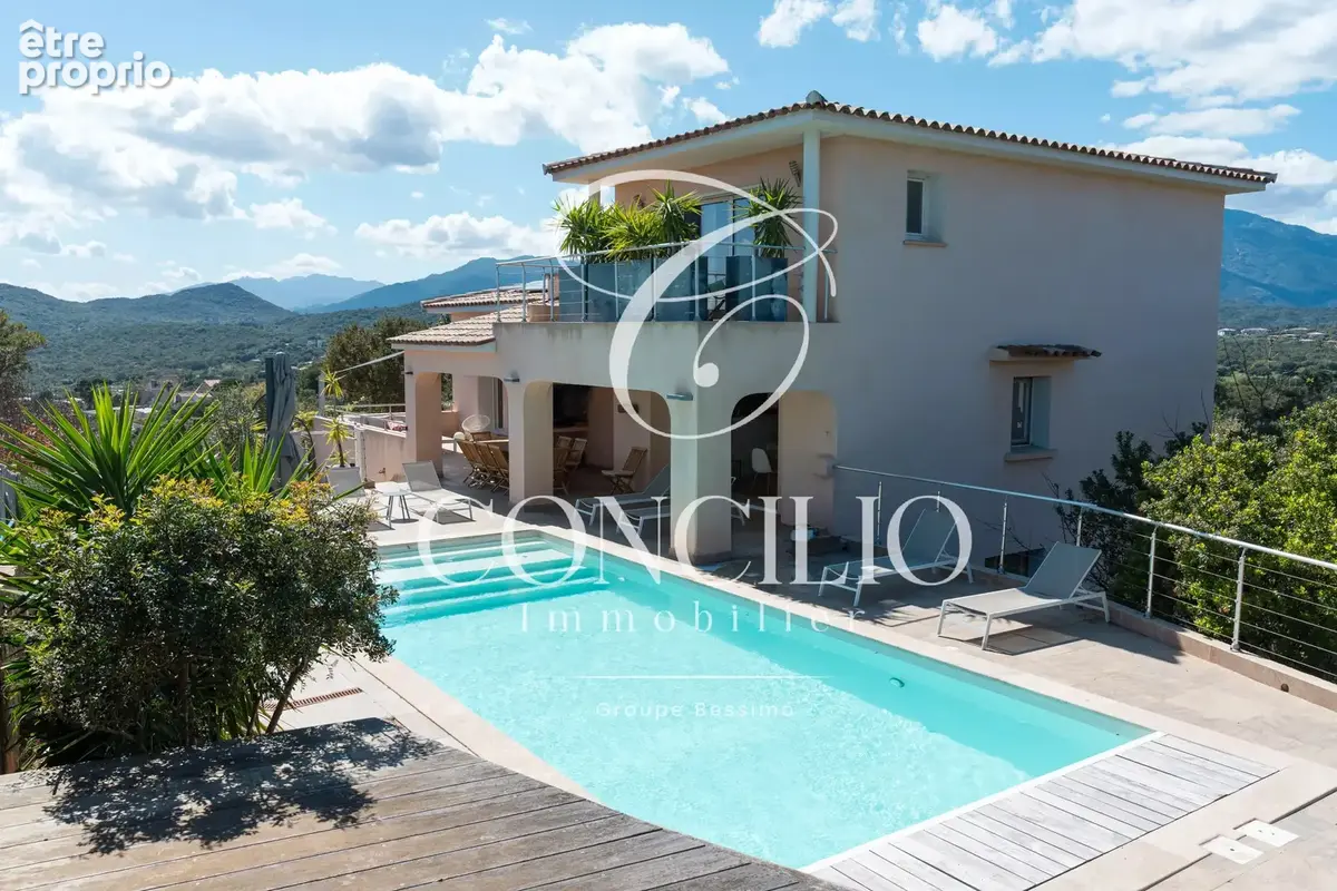 Pinarello - Élégante villa avec vue panoramique - photo 8
