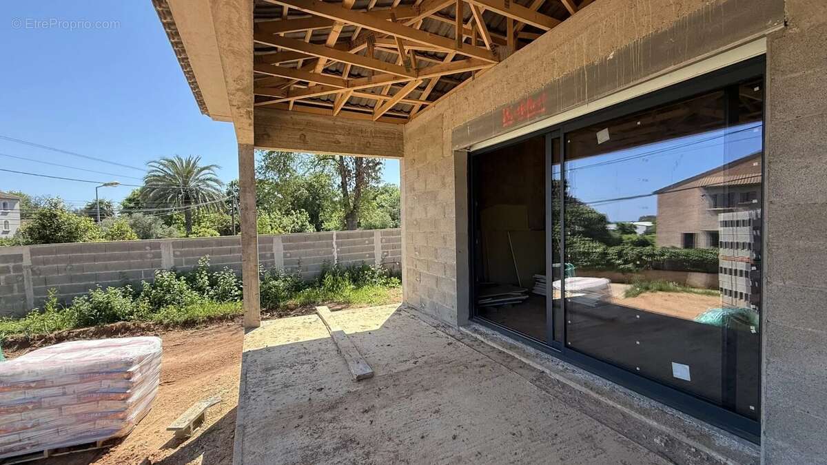 Maison à SANTA-LUCIA-DI-MORIANI