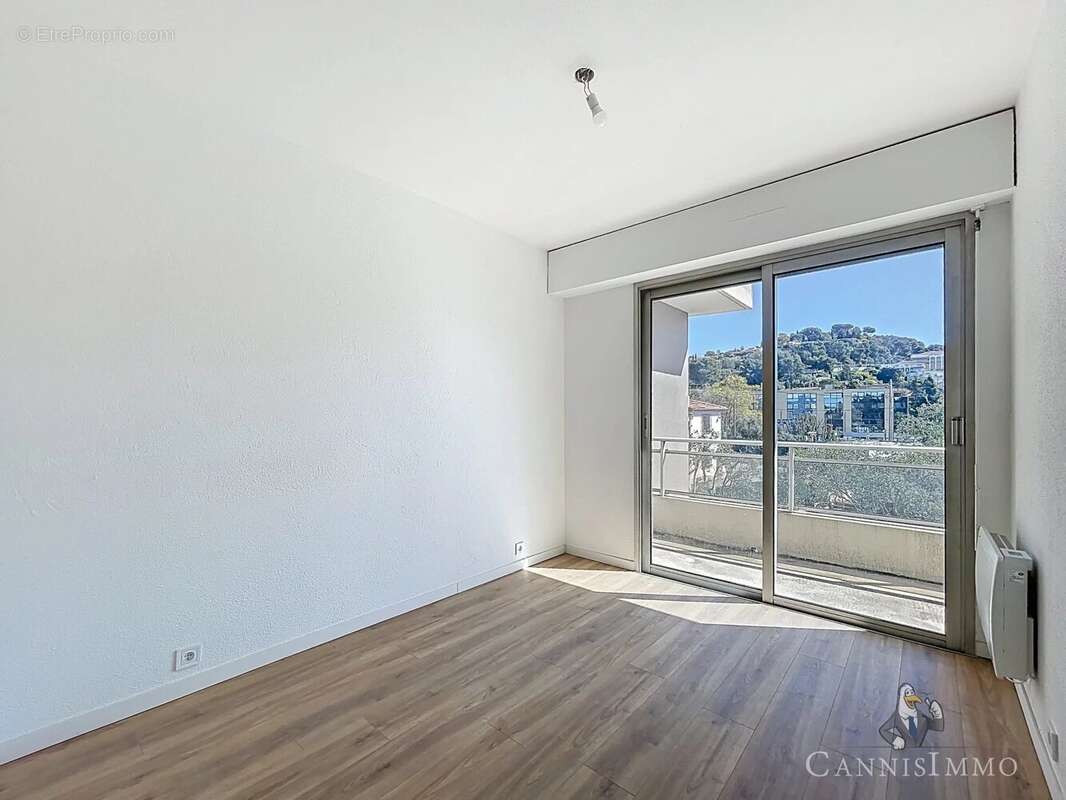 Appartement à MOUGINS