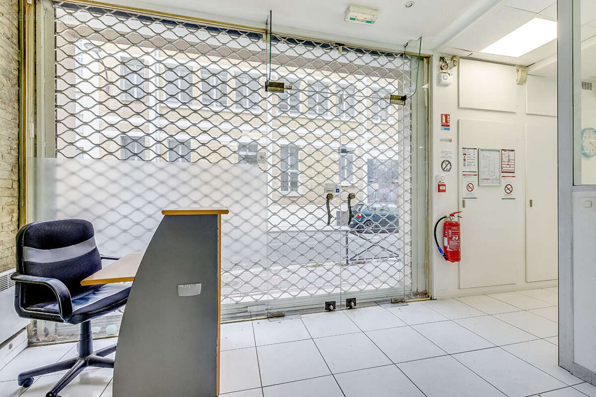 Commerce à PARIS-20E