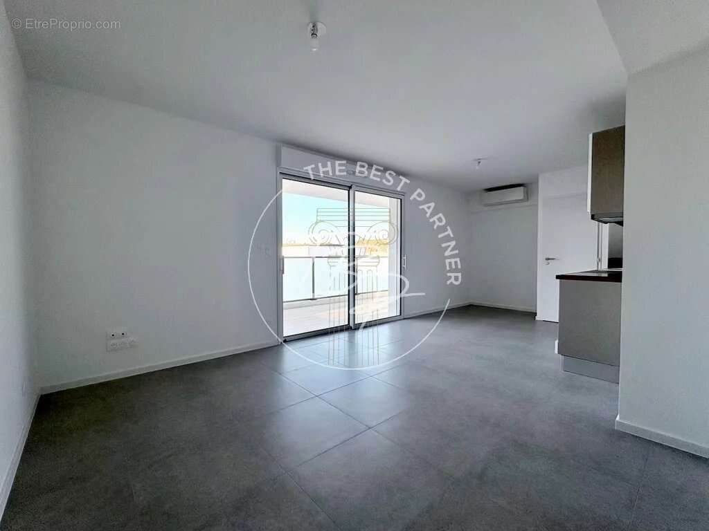 Appartement à SAUVIAN