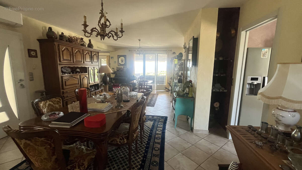 Maison à ROQUEBRUNE-SUR-ARGENS
