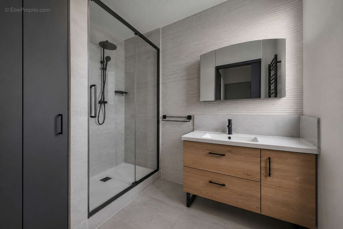 Appartement à PARIS-20E