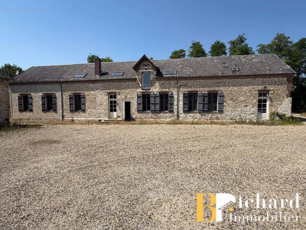 Maison à GRANDLUP-ET-FAY