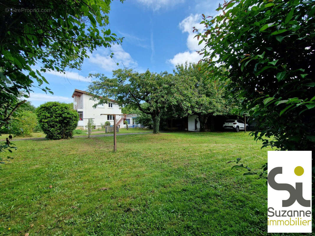 Maison 80 m² à Viriville  - photo 2