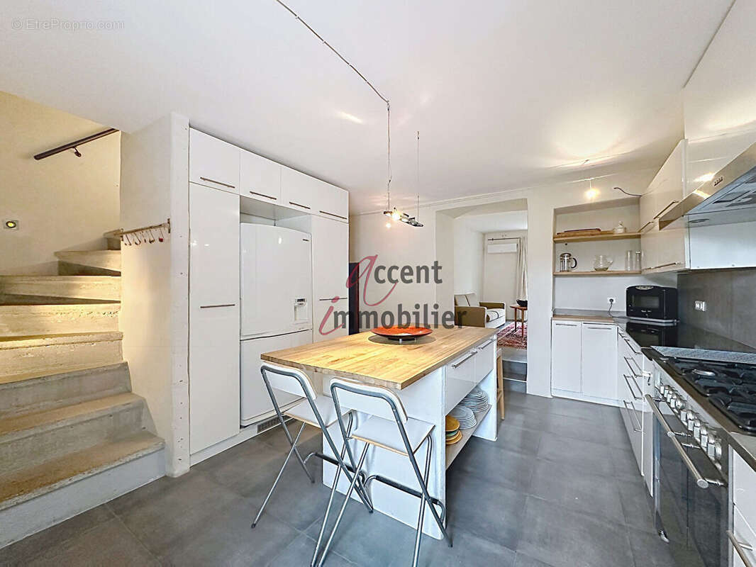 Maison à SAINT-SATURNIN-LES-APT
