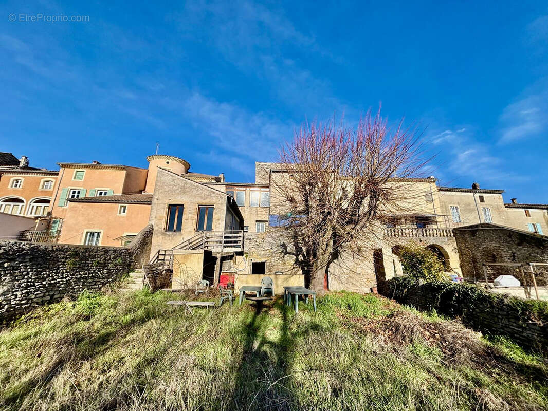 Commerce à TAULIGNAN