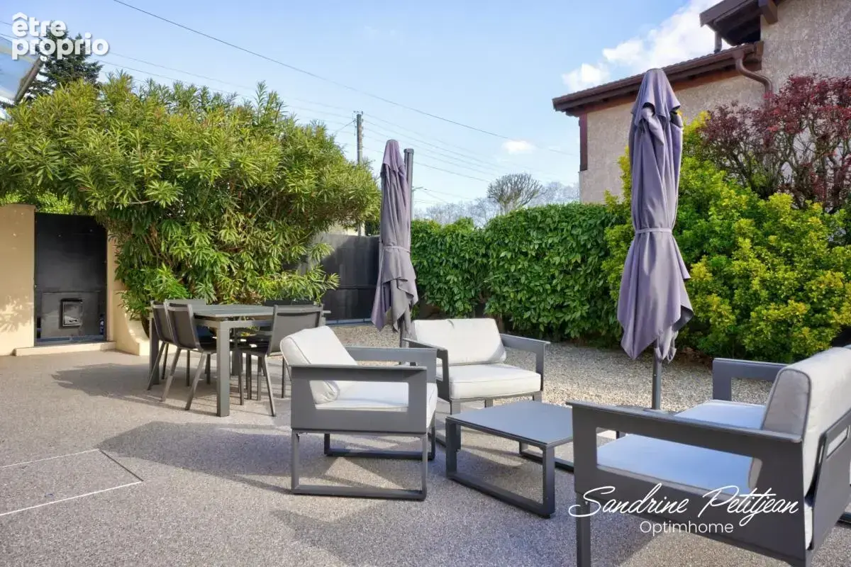 Maison à vendre 94 m² - 5 pièces - parcelle 469 m² - Vaulx en Velin Secteur Rize - photo 16