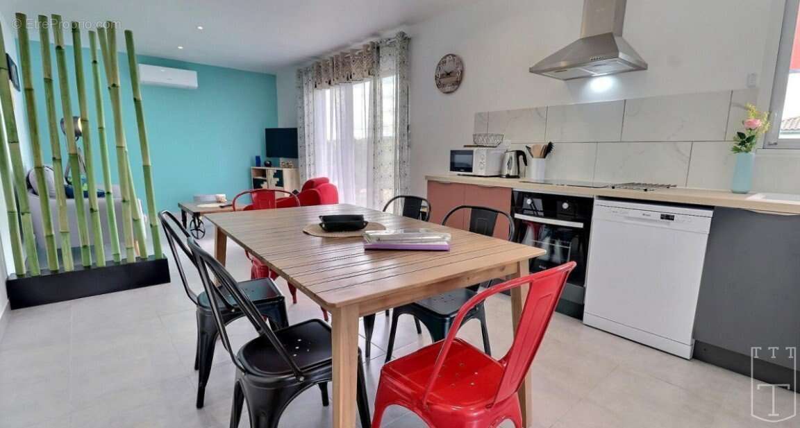 Maison à VALLON-PONT-D&#039;ARC