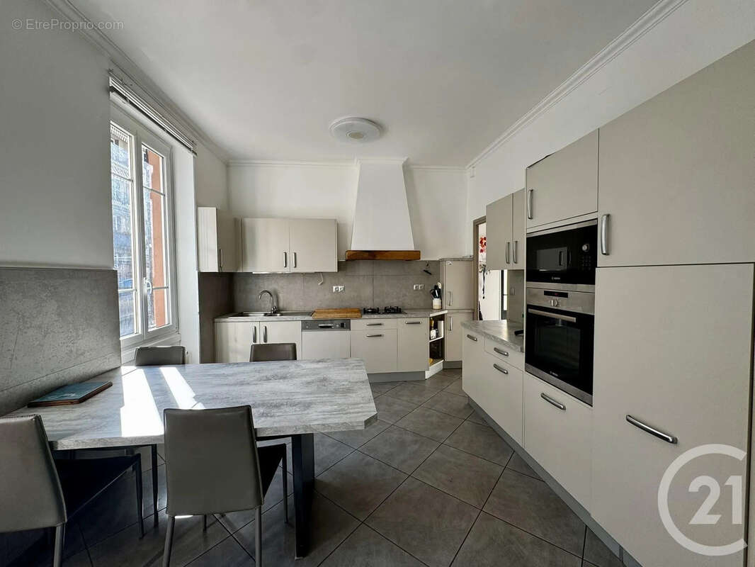 Maison 106 m² à Villeurbanne  - photo 4
