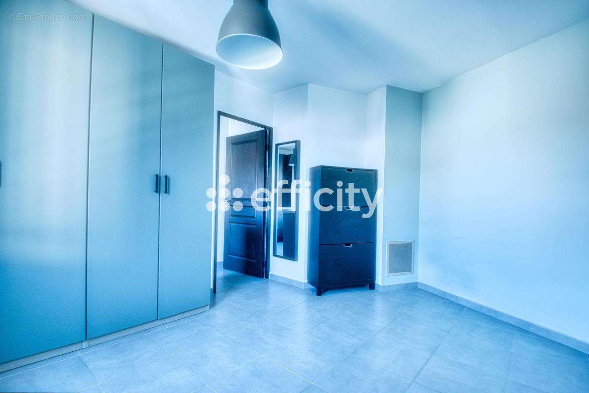 Appartement à SIX-FOURS-LES-PLAGES