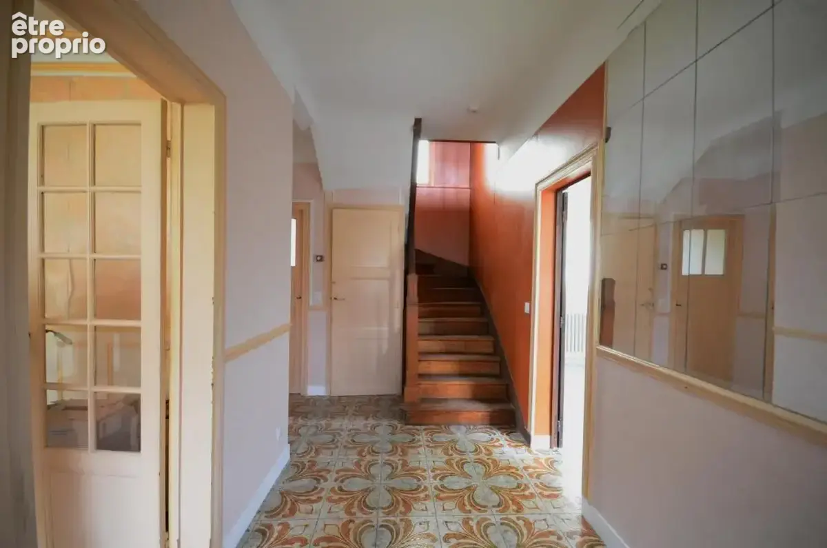 Beau potentiel - maison de caractere - - photo 9