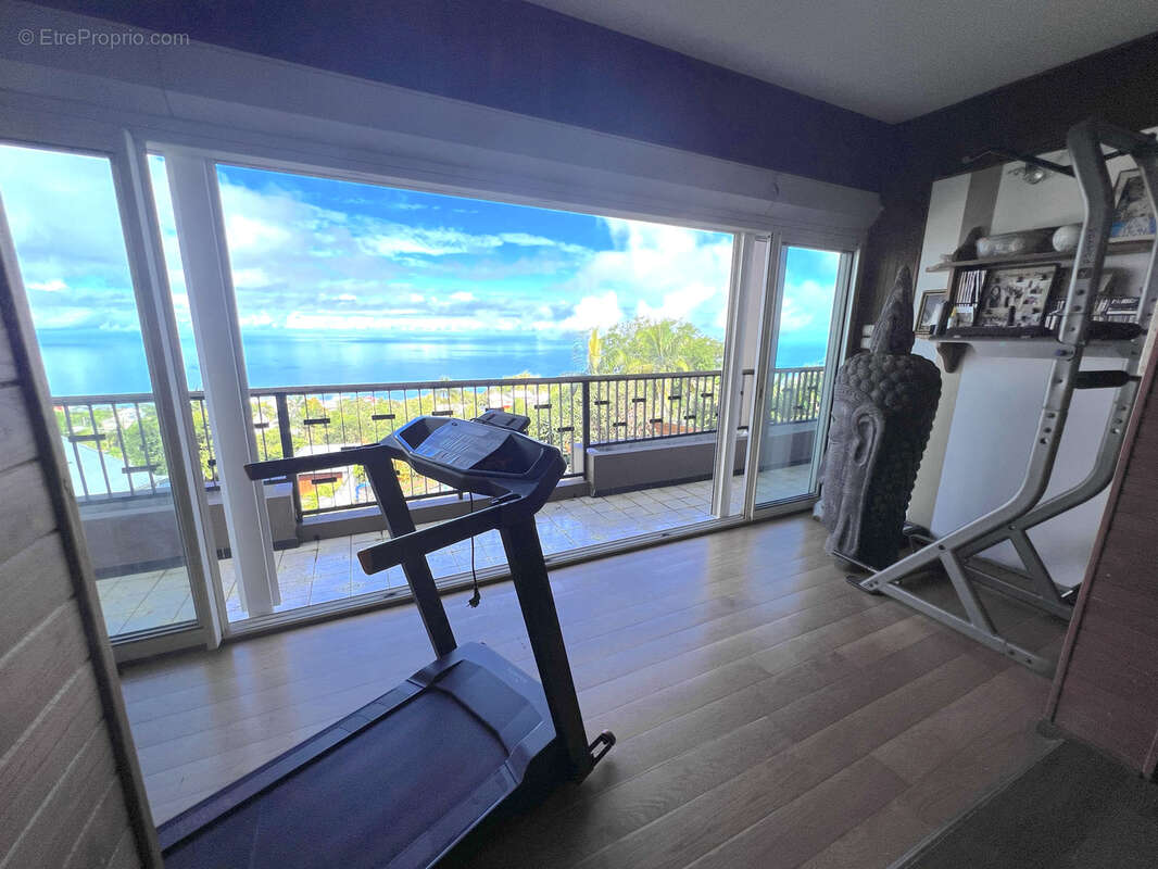 Maison à LES TROIS-BASSINS