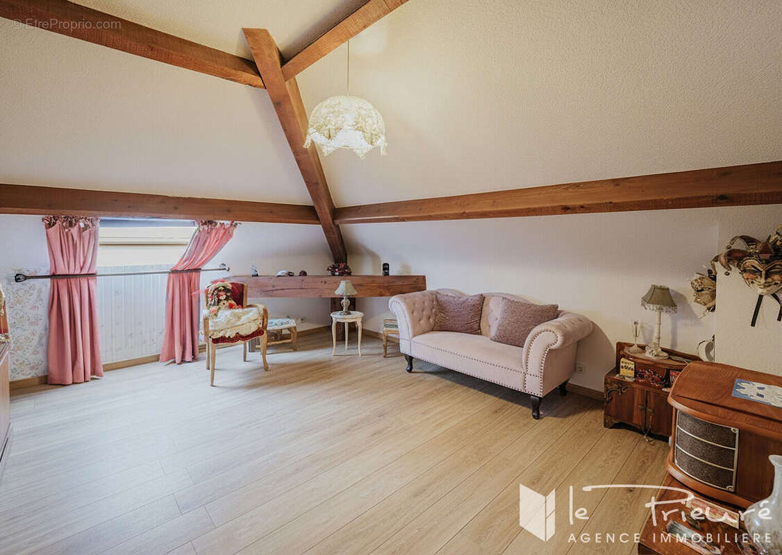 Maison à MIRANDOL-BOURGNOUNAC