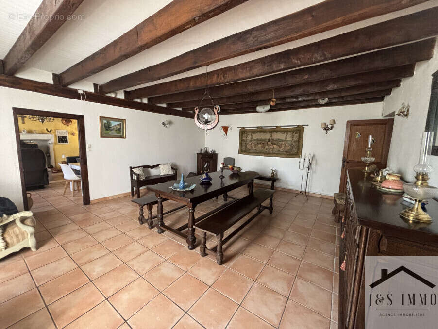 Maison à SAINT-COUTANT