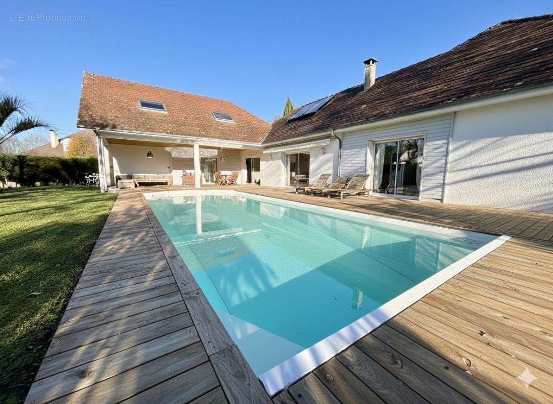 Maison à ARTIGUELOUVE