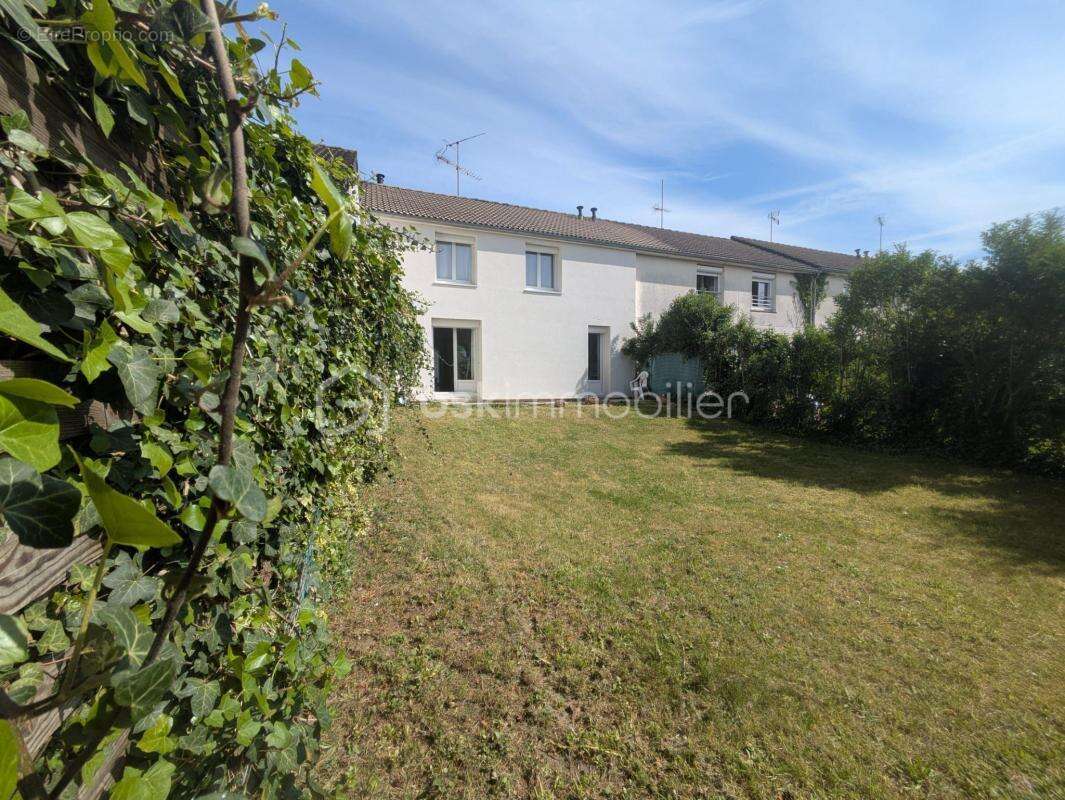 Maison à FLEURY-LES-AUBRAIS