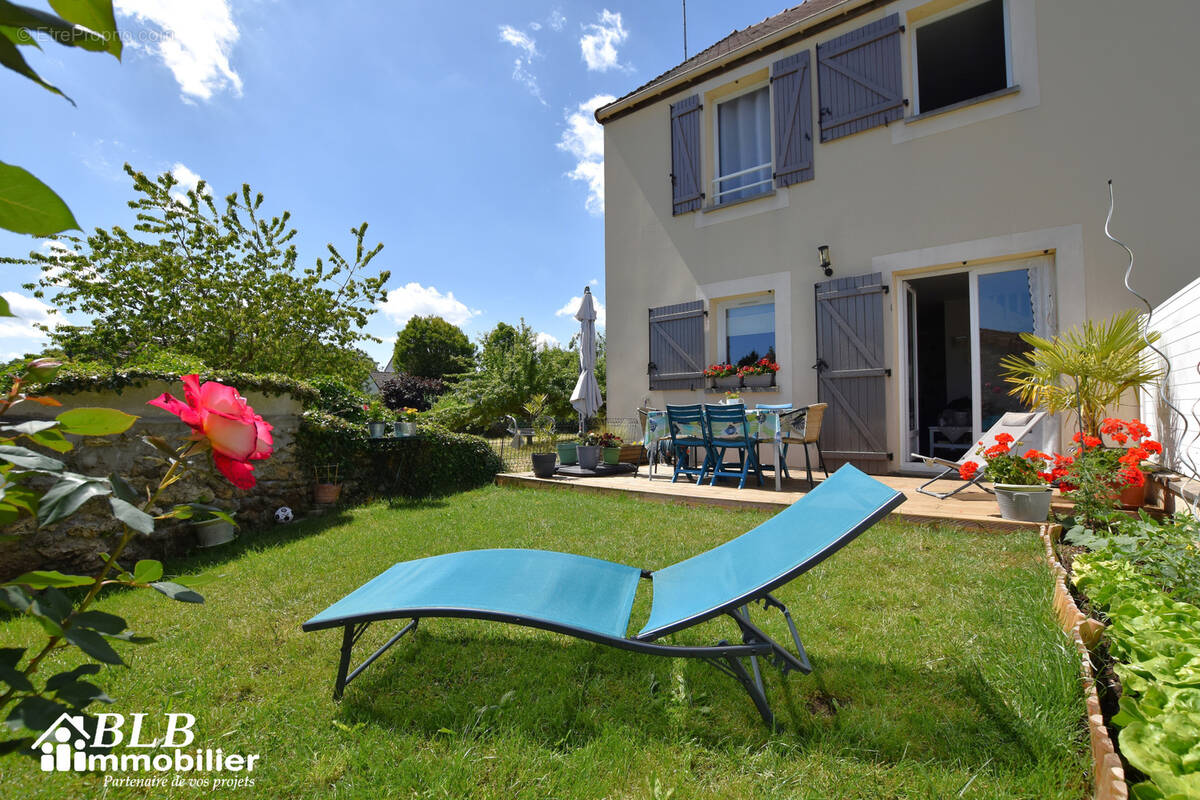 Maison à LES ESSARTS-LE-ROI