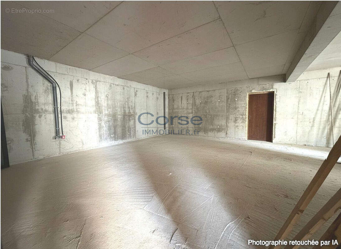Commerce 57 m² à Pietrosella  - photo 2
