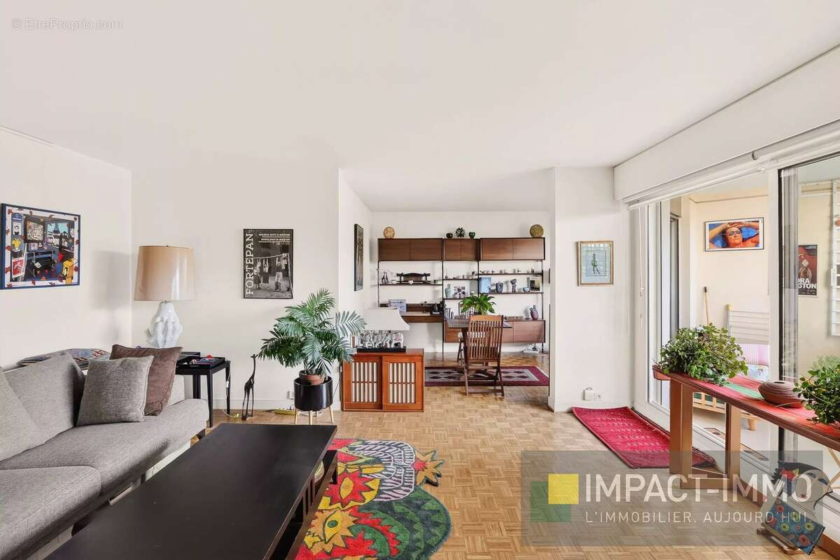 Appartement à COURBEVOIE