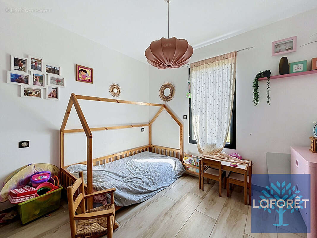 Maison de plain-pied 123 m² avec terrain 896 m² - photo 7