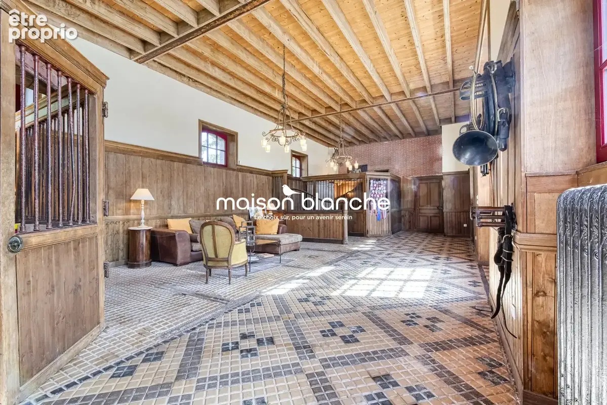 Maison 381 m² à Angers  - photo 7